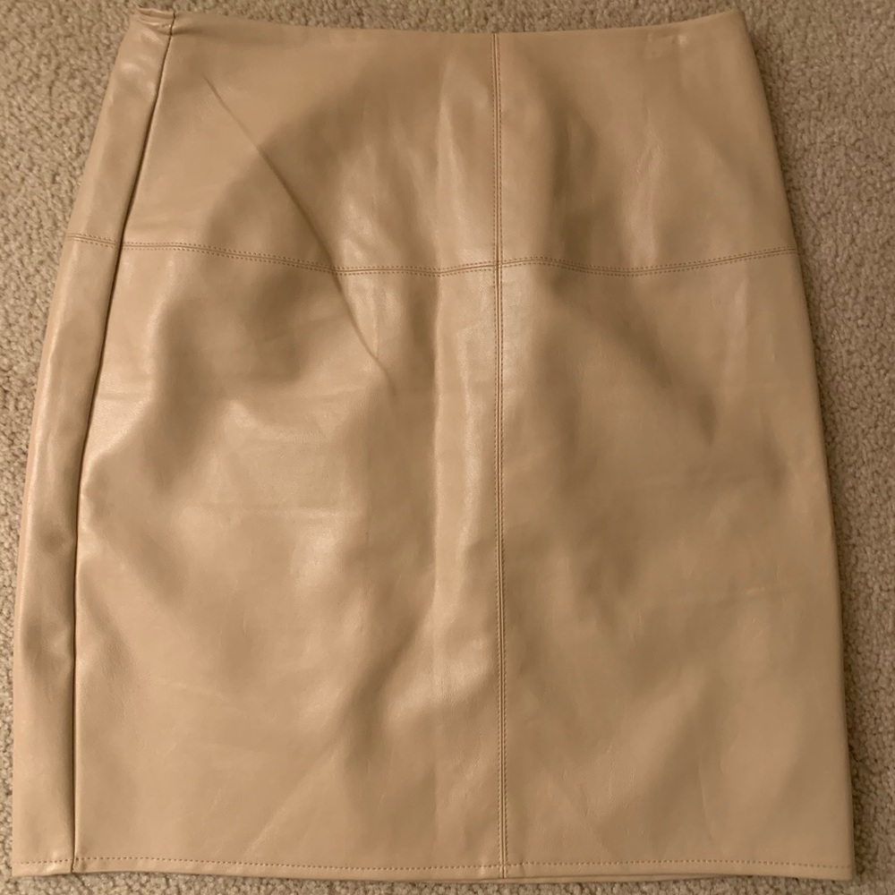 Leather looking mini skirt